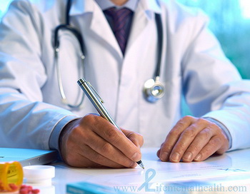 Врачи тратят на оформление документов 70% времени. Фото: Life Mental Health/flickr.com