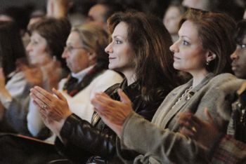 Зрители наслаждаются представлением Shen Yun в театре «Белл» в Огасте (Джорджия, США). 19 декабря 2009 г. Фото: Рене Ло /Великая Эпоха