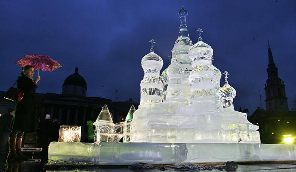 Галерея российской ледовой скульптуры в Москве. Фото: ALEXANDER NEMENOV/AFP/Getty Images