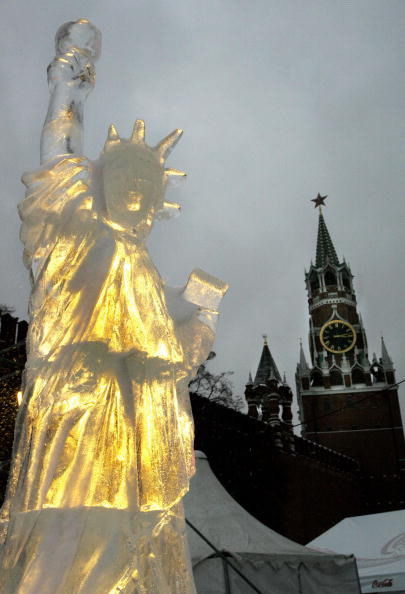 Галерея российской ледовой скульптуры в Москве. Фото: ALEXANDER NEMENOV/AFP/Getty Images