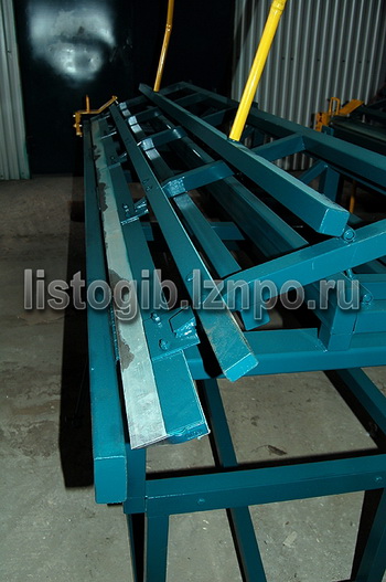Первое знакомство с гибочным станком. Фото с listogib.lznpo.ru
