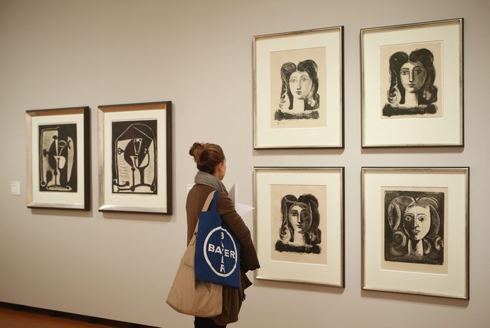 Выставка произведений искусства концерна Bayer AG в Martin-Gropius-Bau в Берлине будет открыта для посетителей с 22 марта по 9 июня 2013 г. Фото: Sean Gallup/Getty Images