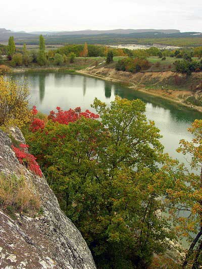 Золотая осень на берегах озера Крепкое близ Холмовки в Крыму. Фото: Алла Лавриненко/Великая Эпоха