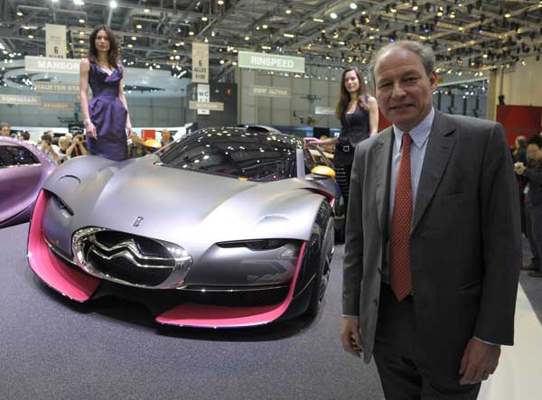 Автосалон представляет новую шикарную марку Survolt Citroen. Фото:  PHILIPPE DESMAZES/AFP/Getty Images