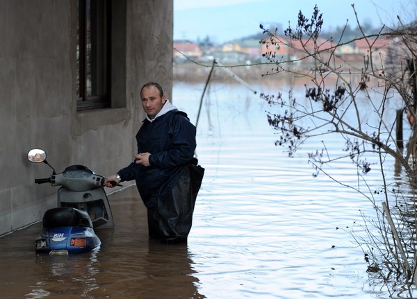 На Балканах бушует водная стихия. Сараево, Босния и Герцеговина. Фото: ELVIS BARUKCIC/AFP/Getty Images