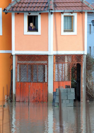 На Балканах бушует водная стихия. Сараево, Босния и Герцеговина. Фото: ELVIS BARUKCIC/AFP/Getty Images