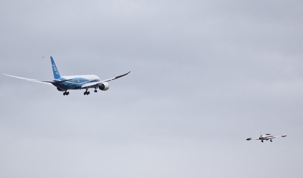 Долгожданный полет нового реактивного самолета, Боинга-787, состоялся во вторник. Фото: Stephen Brashear/Getty Images
