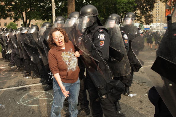 Саммит G20 был встречен беспорядками антиглобалистов в Торонто. Фото: Simon Hayter/Getty Images