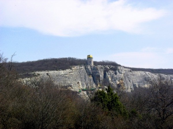 Крым. Пятая балка. Весенние цветы в горном Крыму. Фото: Алла Лавриненко