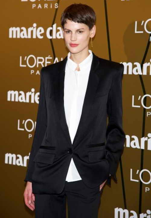 Саския де Брау посещает вручение наград Marie Claire Prix de la Moda во французском посольстве в Испании 22 ноября 2013 г.