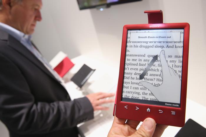Цифровая книга для чтения от Sony на открывшейся 53-й международной выставке бытовой электроники IFA 2013 в Берлине 5 сентября 2013 года. Фото: Sean Gallup/Getty Images