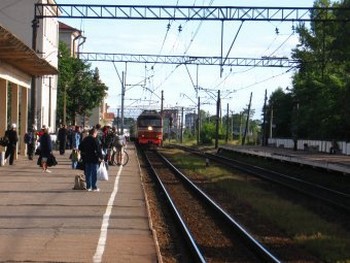 На вокзале в Гатчине. Фото с dic.academic.ru