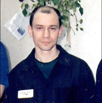 Игорь Сутягин в колонии строго режима в городе Сарапул. 7 апреля 2005 года. Фото: hro.org