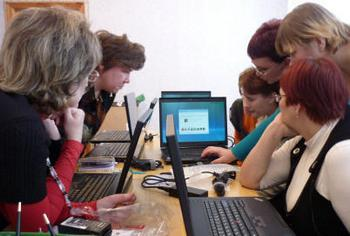 Московские  учителя получат  20 тысяч ноутбуков. Фото www.pedagog2010.lokos.ne
