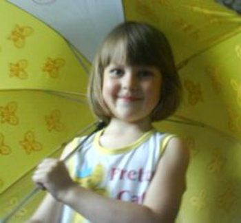 Лиза Фомкина - 5-летняя девочка, пропавшая в лесу, найдена мертвой. Фото с сайта tltgorod.ru