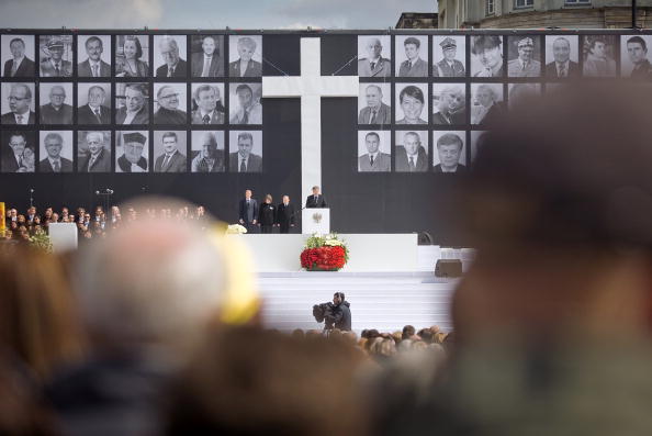 Памятные церемонии о погибших под Смоленском. Фото: WOJTEK RADWANSKI/AFP/Getty Images