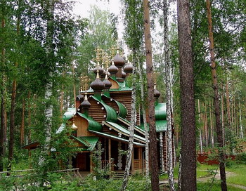Пожар в урочище Ганина Яма ликвидирован, сгорел главный храм. Фото с сайта cirota.ru