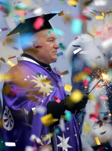 26 декабря 2004 год. Юрий Лужков: биография в фотографиях. Фото: ALEXANDER NEMENOV/AFP/Getty Images