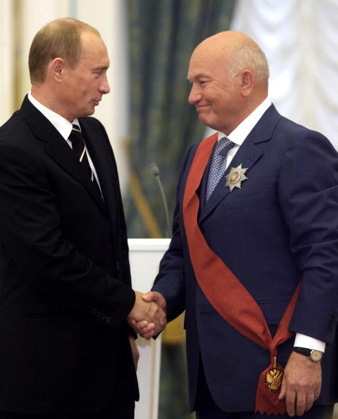6 октября 2006 год. Юрий Лужков: биография в фотографиях. Фото: SERGEI CHIRIKOV/AFP/Getty Images