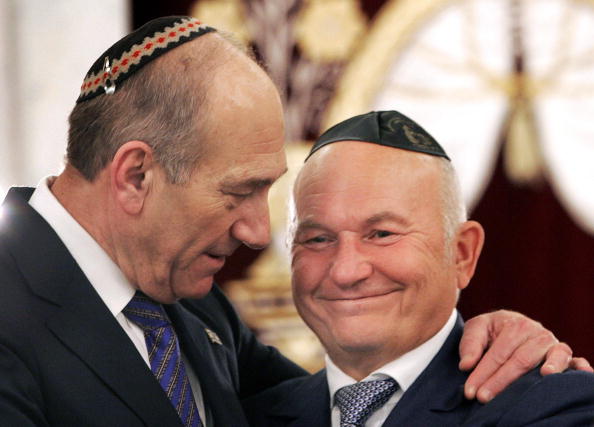 18 октября 2006 год. Юрий Лужков: биография в фотографиях. Фото: DENIS SINYAKOV/AFP/Getty Images