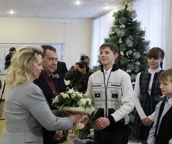 Президент РФ Д.Медведев с супругой на Рождество посетили детдом в Иваново. Фото РИА Новости