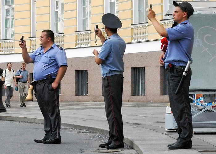 «Мегафон» предупреждает о рассылке «заражённых» поздравлений. Фото: NIKITA EVDOKIMOV/AFP/Getty Images
