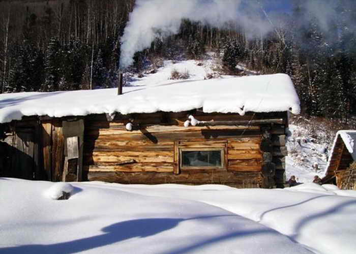 Новая избушка Агафьи Лыковой. Фото: Qypchak/wikimedia.org 
