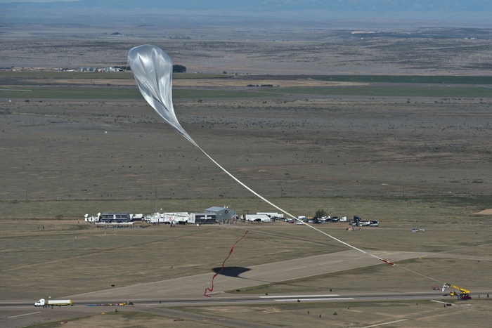 Фоторепортаж о прыжке Феликса Баумгартнера с высоты 38600 метров. Фото: Jay Nemeth/Red Bull Stratos via Getty Images