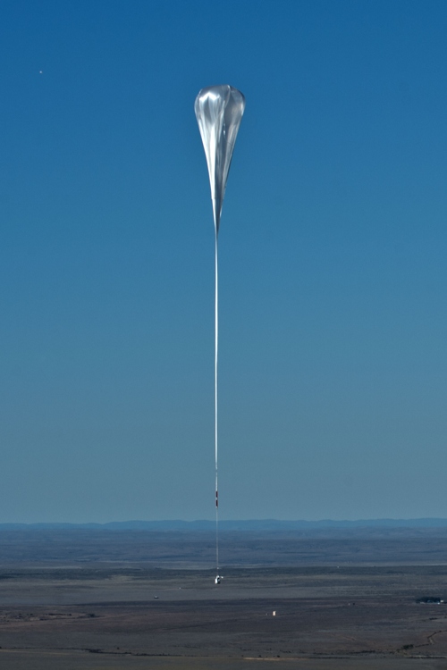 Фоторепортаж о прыжке Феликса Баумгартнера с высоты 38600 метров. Фото: Jay Nemeth/Red Bull Stratos via Getty Images