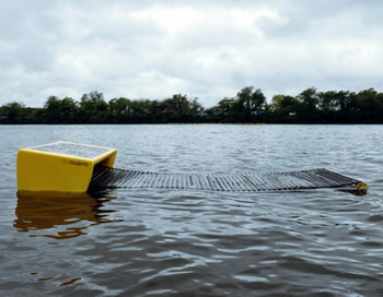 Робот Seaswarm может автономно перемещаться по поверхности воды, представляя собой новую систему удаления нефти и очищения поверхности океана. Фото с сайта theepochtimes.com