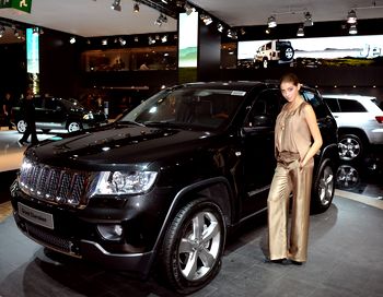 Jeep Grand Cherokee, финалист конкурса. Один из главных претендентов на приз и уже победивший в конкурсе рупнейших американских автомобильных интернет-изданий. Фото: MIGUEL MEDINA/AFP/Getty Images   