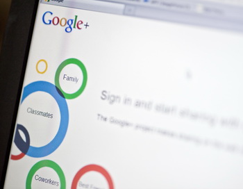 Google купит Motorola Mobility за $12,5 млрд. Фото: NICHOLAS KAMM/AFP/Getty Images