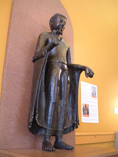 Будда из Султанганжа. Фото: Wikimedia Commons