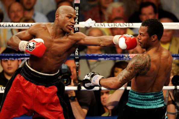 Флойд Мейвезер - Шейн Мозли. Фото: Ethan MILLER, Jed JACOBSOHN/Getty Images