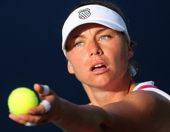 Вера Звонарева ворвалась в первую десятку рейтинга WTA. Фото: Marwan NAAMANI/Getty Images