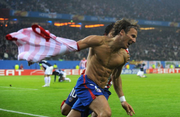 Диего Форлан. Фото: Adrian DENNIS /Getty Images