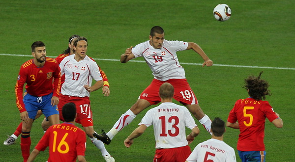 Кубок мира 2010. Швейцария – Испания 1:0. Фото: Karim JAAFAR, Jasper JUINEN/Getty Images