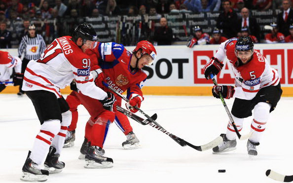 ЧМ-2010: Россия разгромила Канаду. Фото: Martin ROSE, Alexander NEMENOV/Bongarts/Getty Images