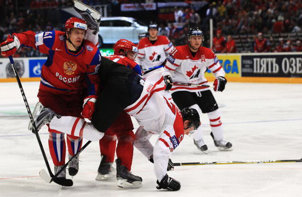 ЧМ-2010: Россия разгромила Канаду. Фото: Martin ROSE, Alexander NEMENOV/Bongarts/Getty Images
