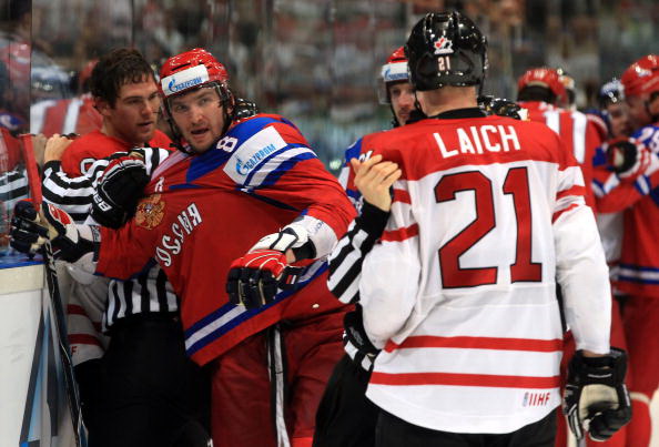 ЧМ-2010: Россия разгромила Канаду. Фото: Martin ROSE, Alexander NEMENOV/Bongarts/Getty Images