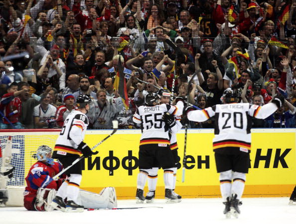 Россия - Германия. Фото: Martin ROSE, Alexander NEMENOV, Joe KLAMAR/Bongarts/Getty Images