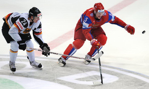 Россия - Германия. Фото: Martin ROSE, Alexander NEMENOV, Joe KLAMAR/Bongarts/Getty Images