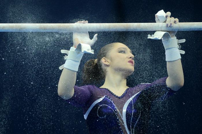 Алия Мустафина вышла в финал Чемпионата Европы по спортивной гимнастике. Фото: NATALIA KOLESNIKOVA/AFP/Getty Images