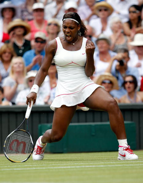 Вера Звонарева уступила Серене Уильямс в финале Уимблдона. Фото: Julian Finney/Getty Images