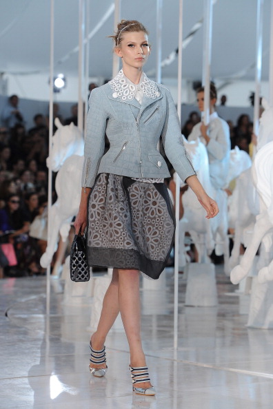 Louis Vuitton представил новую коллекцию на Неделе моды в Париже сезона весна- лето- 2012
