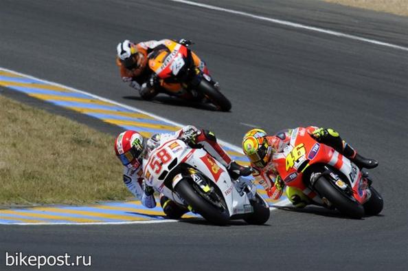 Гибель Марко Симончелли в мотогонке MotoGP на автодроме в Малайзии. Фото с сайта bikepost.ru