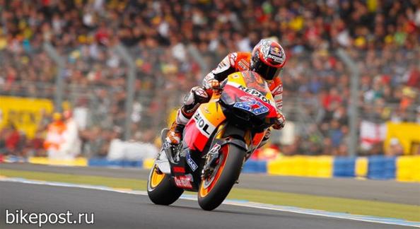 Гибель Марко Симончелли в мотогонке MotoGP на автодроме в Малайзии. Фото с сайта bikepost.ru
