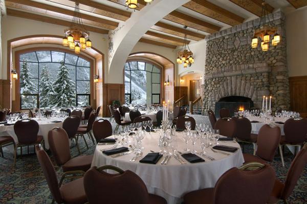 Отель  Fairmont Chateau Lake Louise в горах Канады. Фоторепортаж.  Фото с сайта fresher.ruФото с сайта fresher.ru
