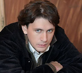 Актер Алексей Завьялов, разбившийся при прыжке с парашютом, в тяжелом состоянии доставлен в институт им. Склифосовского  Фото с сайта voteactors.ru