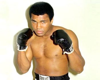 Чемпион с непобедимым характером  - Мохаммед Али. Фото  сайта superboxing.net